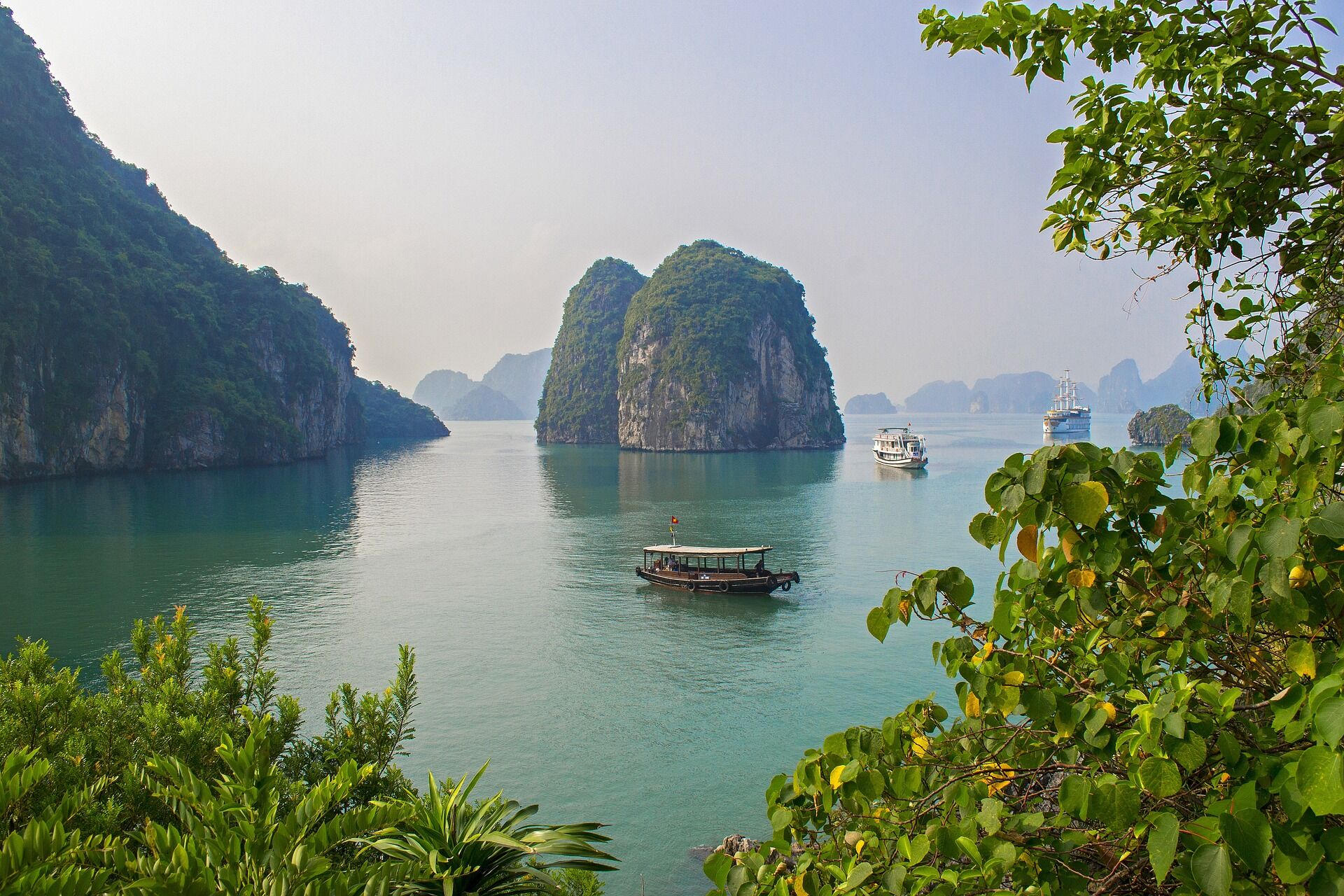 Begin your Halong Bay Tours with a scenic adventure